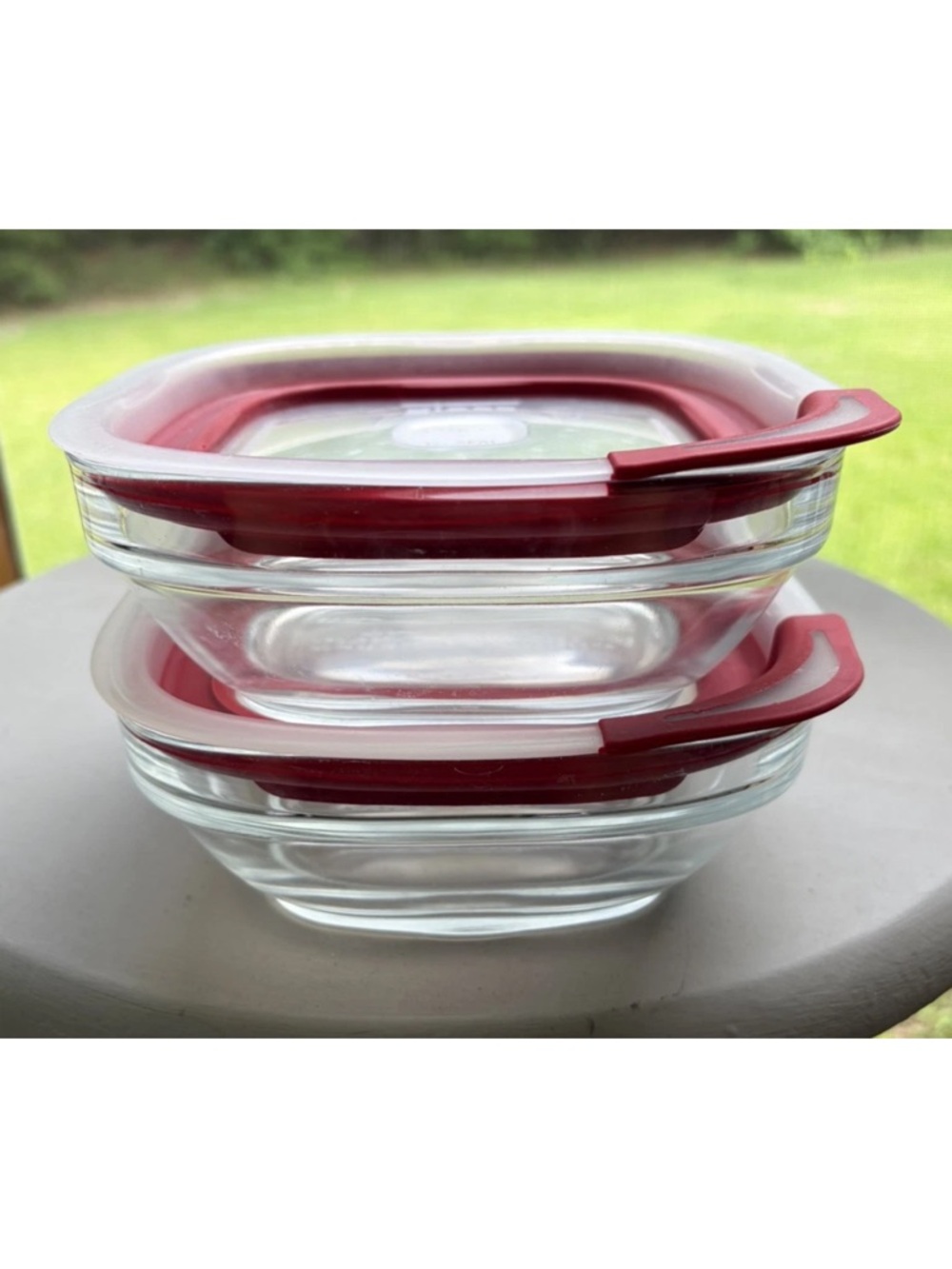 2- Rubbermaid Glass Food Storage Containers 2.5 Cup Square with Red Lids